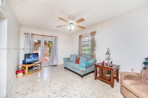 Купить виллу или дом в Майами, Флорида 3 спальни, 150.41м2, № 1452813 - фото 25