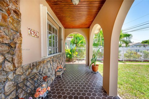 Купить виллу или дом в Майами, Флорида 3 спальни, 150.41м2, № 1452813 - фото 6