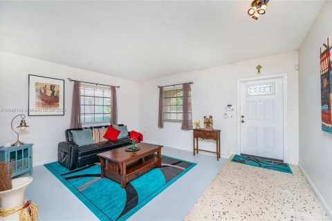 Купить виллу или дом в Майами, Флорида 3 спальни, 150.41м2, № 1452813 - фото 23