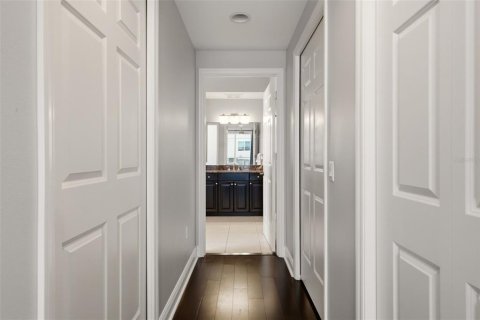 Condo in Sarasota, Florida, 2 bedrooms № 2202368 - photo 21