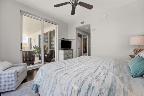 Condo in Sarasota, Florida, 2 bedrooms № 2202368 - photo 25