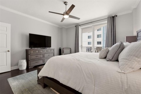 Condo in Sarasota, Florida, 2 bedrooms № 2202368 - photo 18