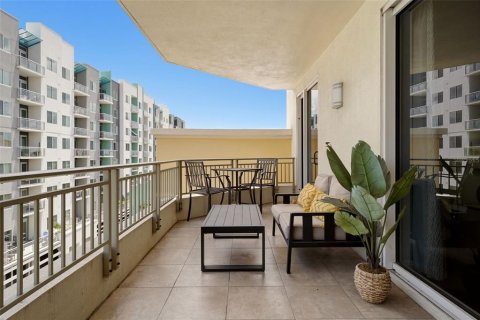 Condo in Sarasota, Florida, 2 bedrooms № 2202368 - photo 30