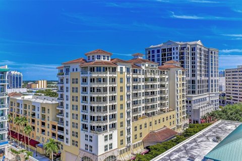 Condo in Sarasota, Florida, 2 bedrooms № 2202368 - photo 2