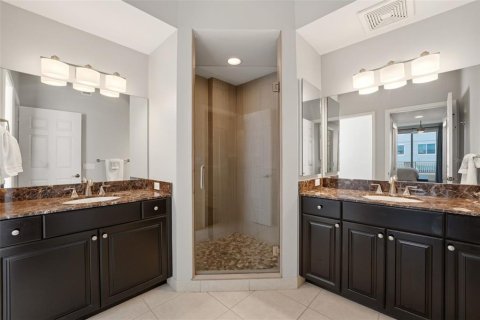 Condo in Sarasota, Florida, 2 bedrooms № 2202368 - photo 22