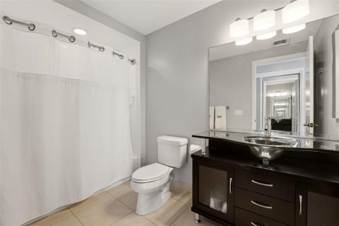 Condo in Sarasota, Florida, 2 bedrooms № 2202368 - photo 28