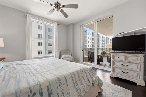 Condo in Sarasota, Florida, 2 bedrooms № 2202368 - photo 26