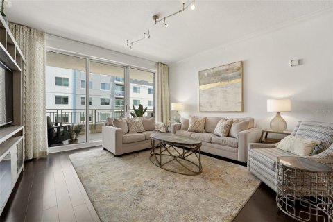 Condo in Sarasota, Florida, 2 bedrooms № 2202368 - photo 10
