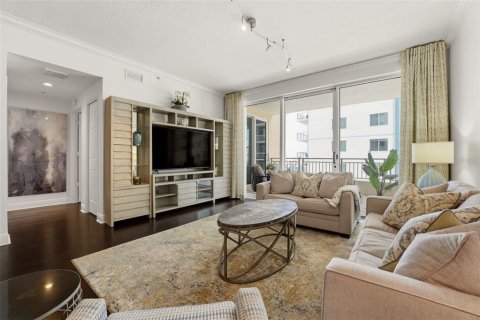 Condo in Sarasota, Florida, 2 bedrooms № 2202368 - photo 11