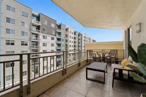 Condo in Sarasota, Florida, 2 bedrooms № 2202368 - photo 29