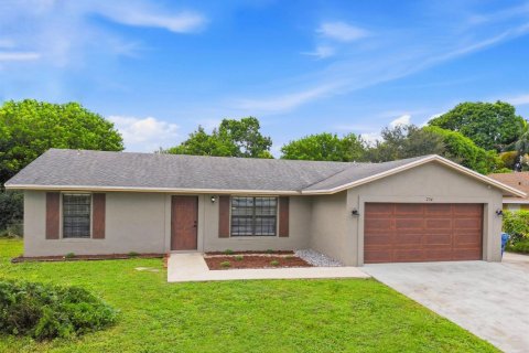 House in Royal Palm Beach, Florida 3 bedrooms, 116.31 sq.m. № 2372655