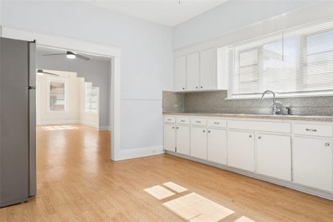 House in Tampa, Florida 3 bedrooms, 110.37 sq.m. № 2237734 - photo 12