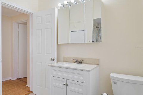 House in Tampa, Florida 3 bedrooms, 110.37 sq.m. № 2237734 - photo 19