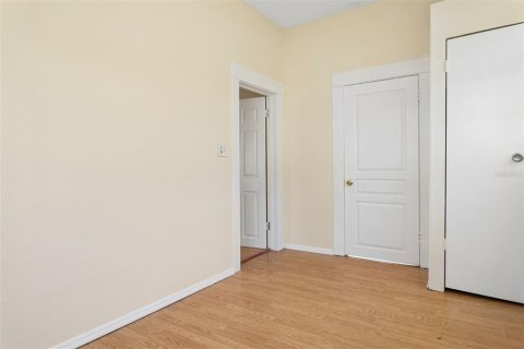 House in Tampa, Florida 3 bedrooms, 110.37 sq.m. № 2237734 - photo 21