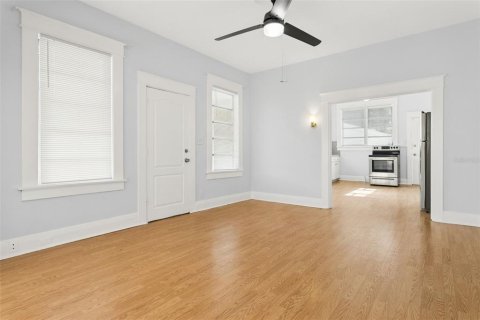House in Tampa, Florida 3 bedrooms, 110.37 sq.m. № 2237734 - photo 9