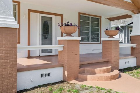House in Tampa, Florida 3 bedrooms, 110.37 sq.m. № 2237734 - photo 3