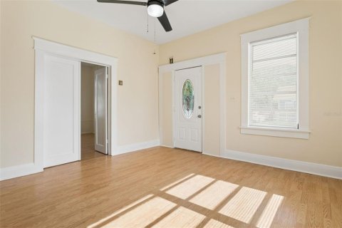 House in Tampa, Florida 3 bedrooms, 110.37 sq.m. № 2237734 - photo 8