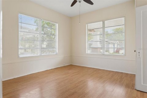 House in Tampa, Florida 3 bedrooms, 110.37 sq.m. № 2237734 - photo 15