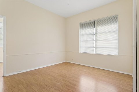 House in Tampa, Florida 3 bedrooms, 110.37 sq.m. № 2237734 - photo 17