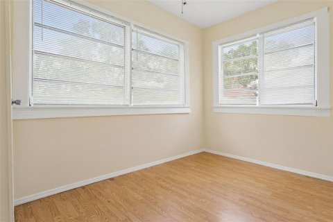 House in Tampa, Florida 3 bedrooms, 110.37 sq.m. № 2237734 - photo 20