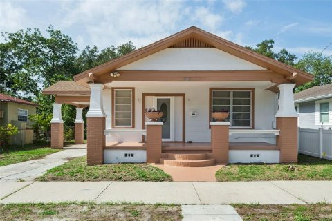 House in Tampa, Florida 3 bedrooms, 110.37 sq.m. № 2237734