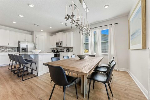 Casa en venta en Kissimmee, Florida, 5 dormitorios, 239.13 m2 № 2384075 - foto 14