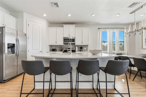 Casa en venta en Kissimmee, Florida, 5 dormitorios, 239.13 m2 № 2384075 - foto 8