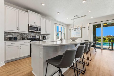 Casa en venta en Kissimmee, Florida, 5 dormitorios, 239.13 m2 № 2384075 - foto 9