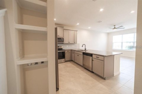Touwnhouse à vendre à Windermere, Floride: 3 chambres, 143.72 m2 № 2302444 - photo 4