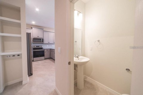 Touwnhouse à vendre à Windermere, Floride: 3 chambres, 143.72 m2 № 2302444 - photo 9