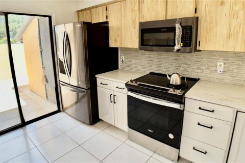 Duplex in Orlando, Florida 3 bedrooms, 121.89 sq.m. № 1807481 - photo 18
