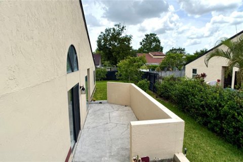 Duplex in Orlando, Florida 3 bedrooms, 121.89 sq.m. № 1807481 - photo 10