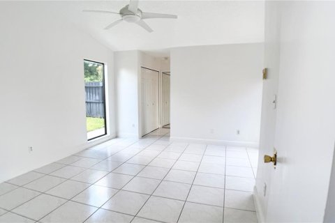 Duplex in Orlando, Florida 3 bedrooms, 121.89 sq.m. № 1807481 - photo 24
