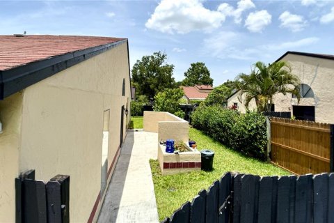 Duplex in Orlando, Florida 3 bedrooms, 121.89 sq.m. № 1807481 - photo 6