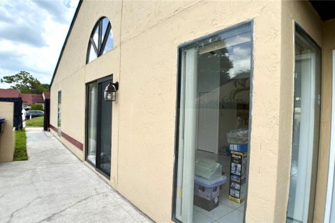 Duplex in Orlando, Florida 3 bedrooms, 121.89 sq.m. № 1807481 - photo 11