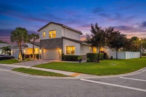 Villa ou maison à Deerfield Beach, Floride 4 chambres, 202.43 m2 № 2433959