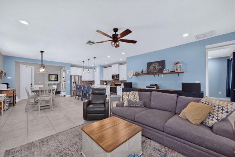 Villa ou maison à vendre à Deerfield Beach, Floride: 4 chambres, 202.43 m2 № 2433959 - photo 14