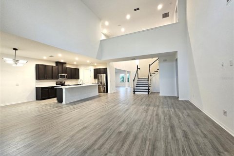 Casa en venta en Kissimmee, Florida, 5 dormitorios, 381.74 m2 № 1900139 - foto 13