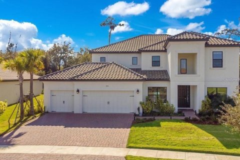 Casa en venta en Kissimmee, Florida, 5 dormitorios, 381.74 m2 № 1900139 - foto 1
