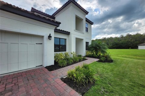 Casa en venta en Kissimmee, Florida, 5 dormitorios, 381.74 m2 № 1900139 - foto 3