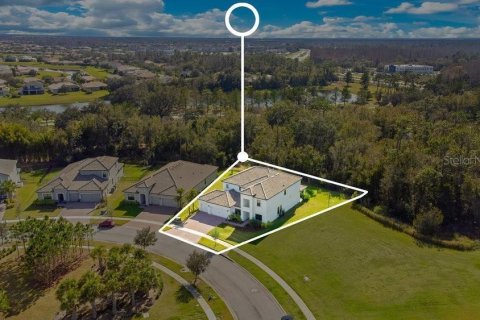 Casa en venta en Kissimmee, Florida, 5 dormitorios, 381.74 m2 № 1900139 - foto 4