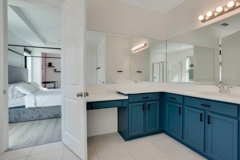Casa en venta en Kissimmee, Florida, 5 dormitorios, 381.74 m2 № 1900139 - foto 21