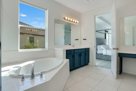 Casa en venta en Kissimmee, Florida, 5 dormitorios, 381.74 m2 № 1900139 - foto 22