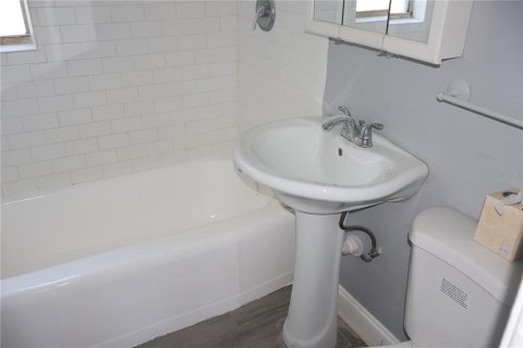 Casa en alquiler en Tampa, Florida, 3 dormitorios, 130.06 m2 № 1821032 - foto 10