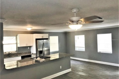 Casa en alquiler en Tampa, Florida, 3 dormitorios, 130.06 m2 № 1821032 - foto 2
