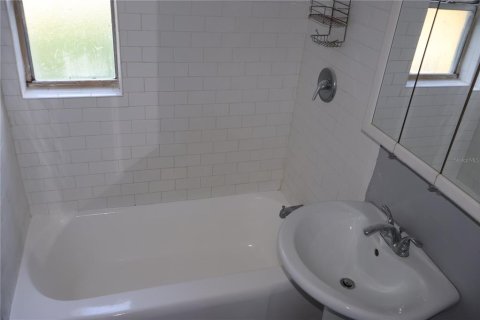 Casa en alquiler en Tampa, Florida, 3 dormitorios, 130.06 m2 № 1821032 - foto 11
