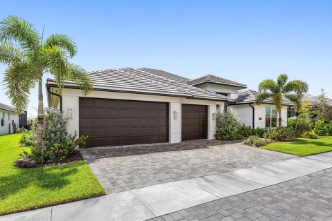House in Port St. Lucie, Florida 4 bedrooms, 247.31 sq.m. № 2350712