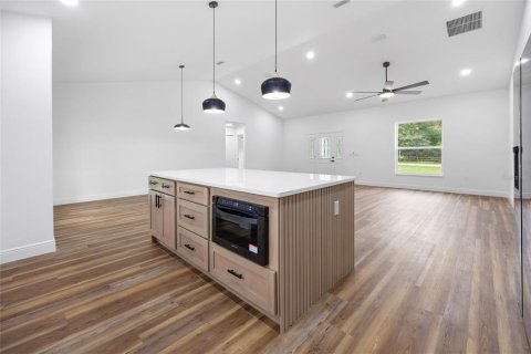 House in Ocala, Florida 3 bedrooms, 159.23 sq.m. № 1900335 - photo 12