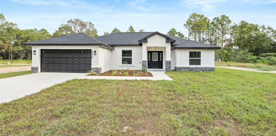 House in Ocala, Florida 3 bedrooms, 159.23 sq.m. № 1900335