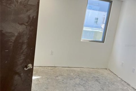 Propiedad comercial en alquiler en Orlando, Florida, 1292.36 m2 № 1684707 - foto 9